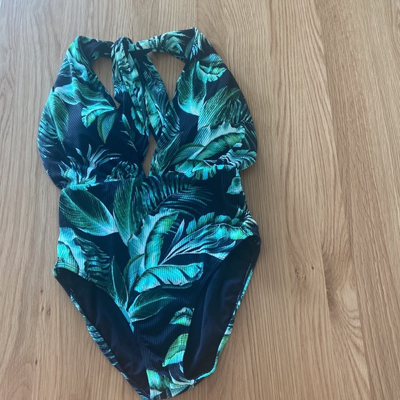 Red Dress Boutique One-Piece Swimsuit - Picture 4 of 4